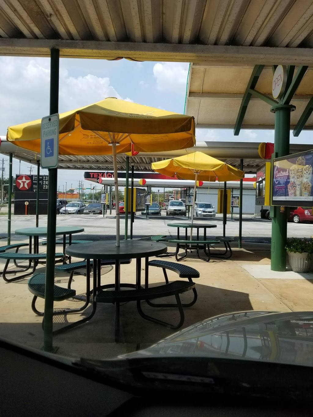 Sonic Drive-In | restaurant | 3107 Red Bluff Rd, Pasadena, TX 77503, USA | 7134735141 OR +1 713-473-5141