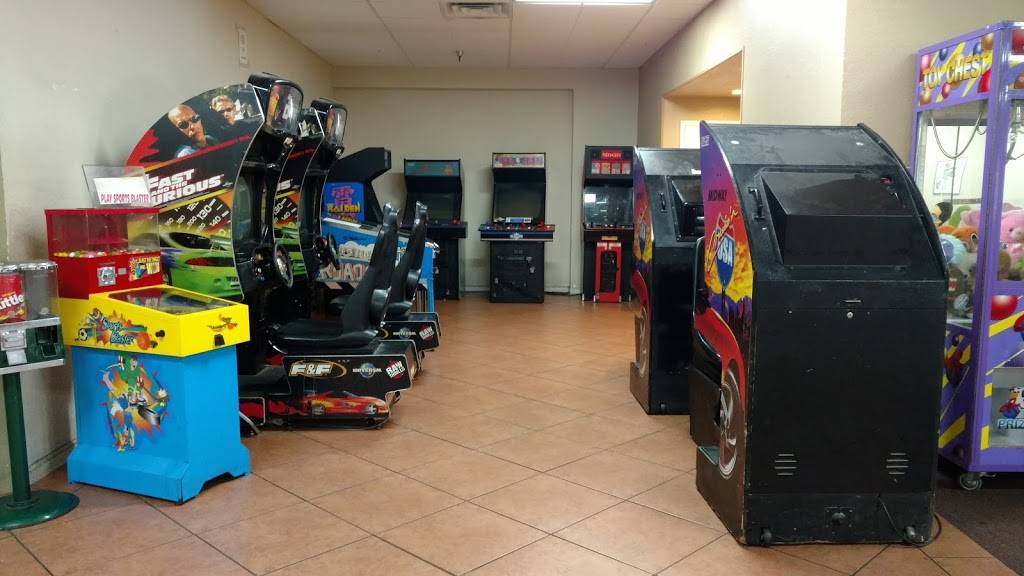 Giavannis Pizza | restaurant | 1108 E Clark Ave, Santa Maria, CA 93455, USA | 8059348555 OR +1 805-934-8555