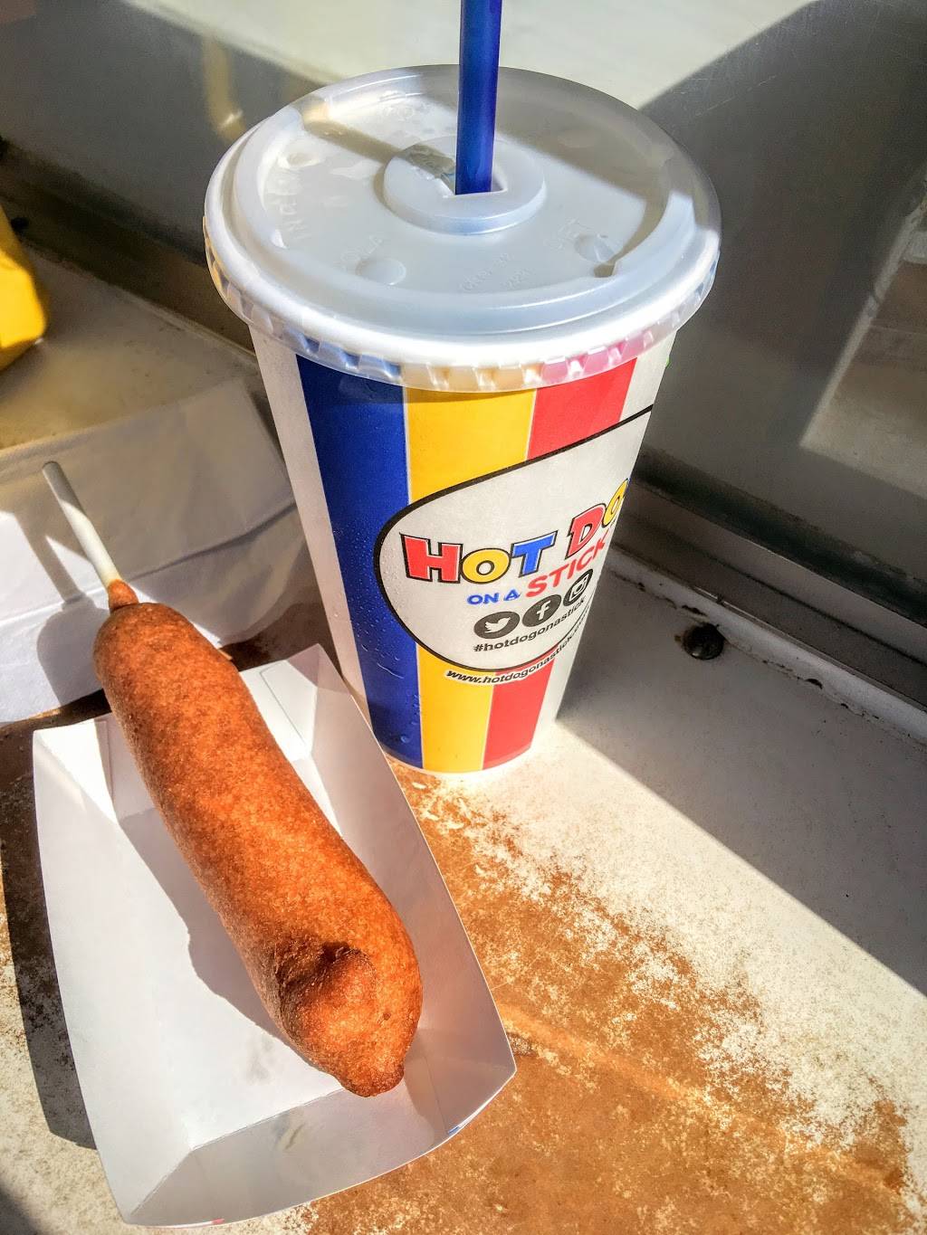 Hot Dog on a Stick | restaurant | 1633 Ocean Front Walk, Santa Monica, CA 90401, USA | 3103954673 OR +1 310-395-4673