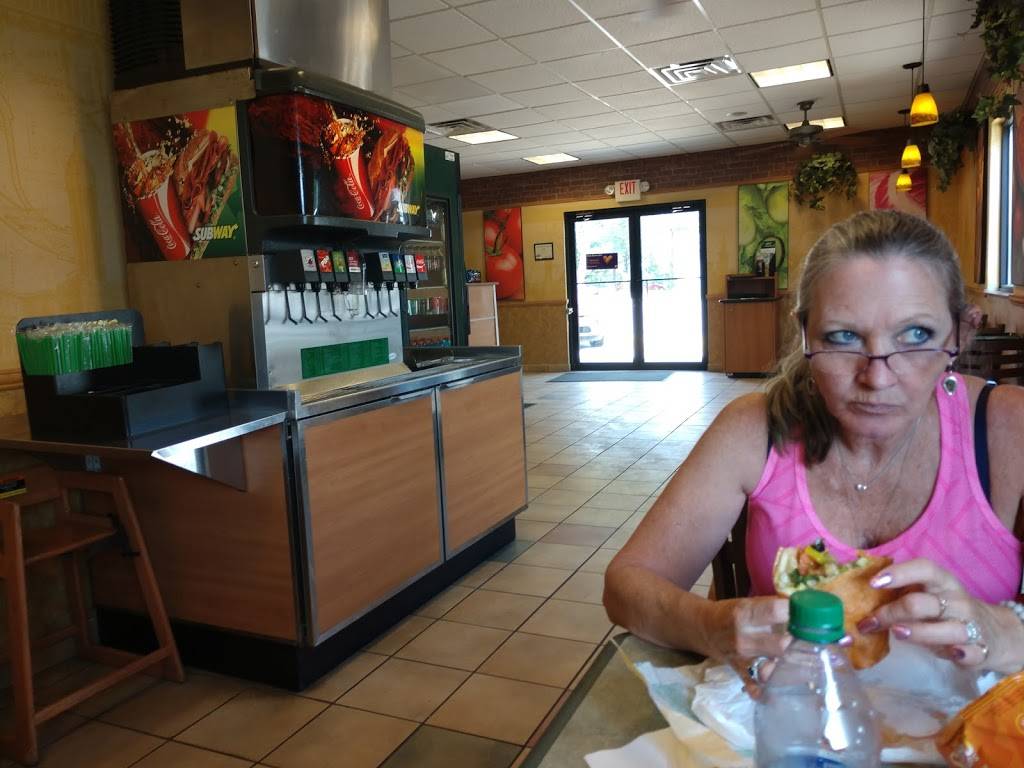 Subway | restaurant | 271 Sandusky St, Monroeville, OH 44847, USA | 4194652500 OR +1 419-465-2500