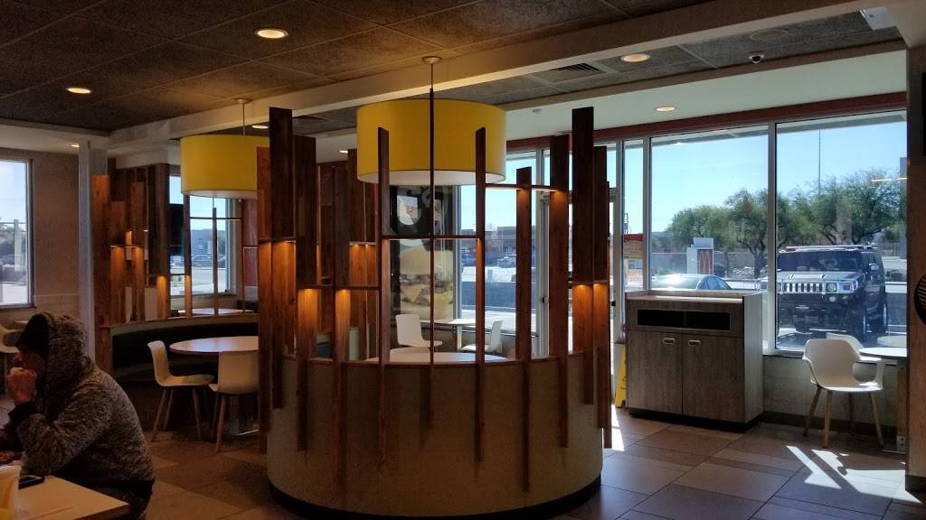 McDonalds | cafe | 3130 E Broadway, Phoenix, AZ 85040, USA | 6022322828 OR +1 602-232-2828