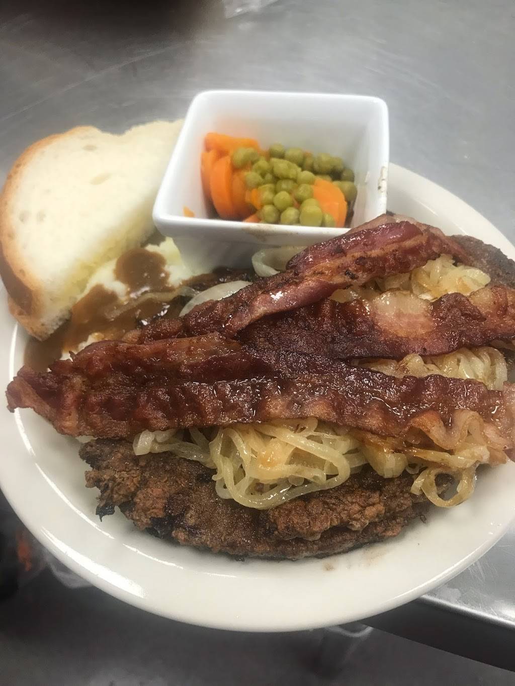 Wagners Country Restaurant LLC | restaurant | 106 S Packer Dr, Francis Creek, WI 54214, USA | 9203235472 OR +1 920-323-5472