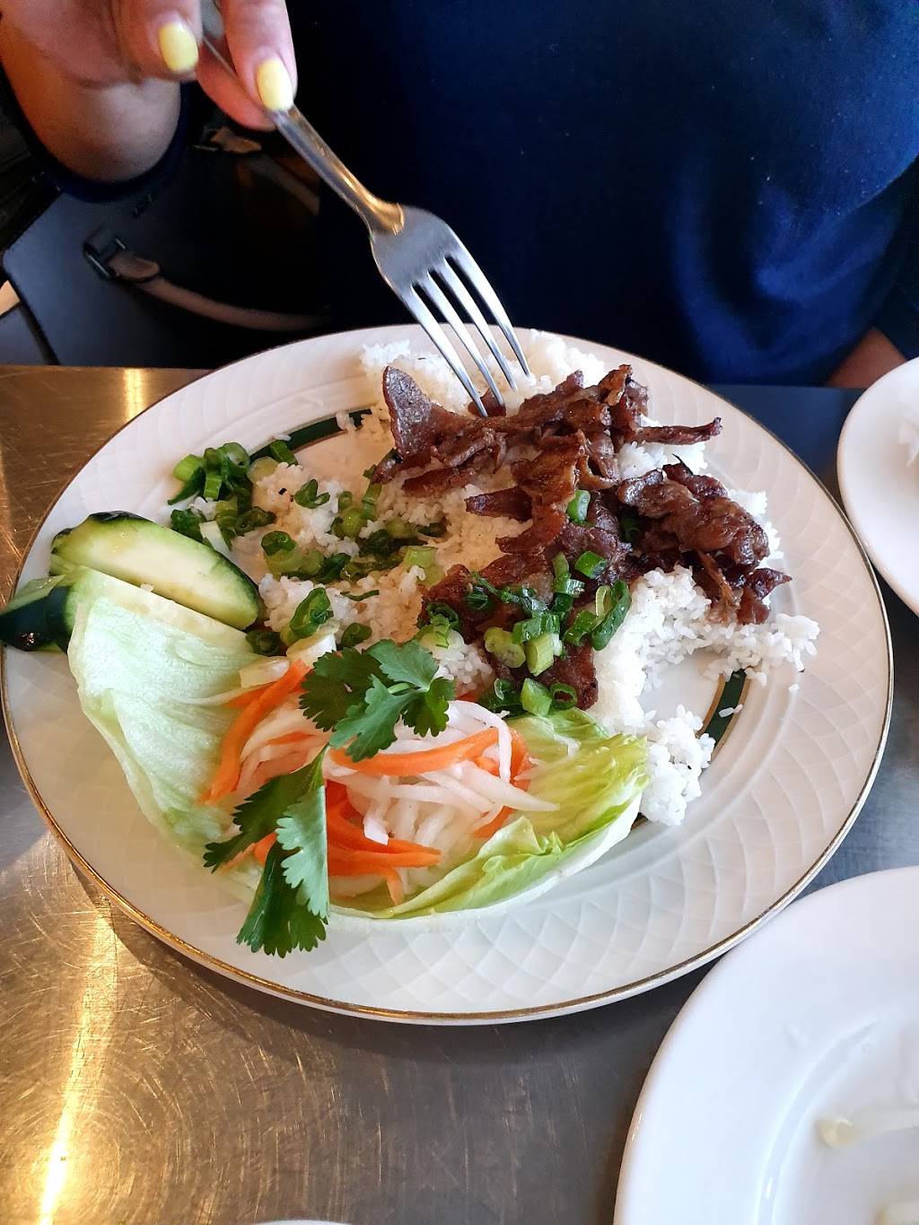 Basil Authentic Vietnamese Cuisine | restaurant | 909 SE Everett Mall Way, Everett, WA 98208, USA | 4253748082 OR +1 425-374-8082