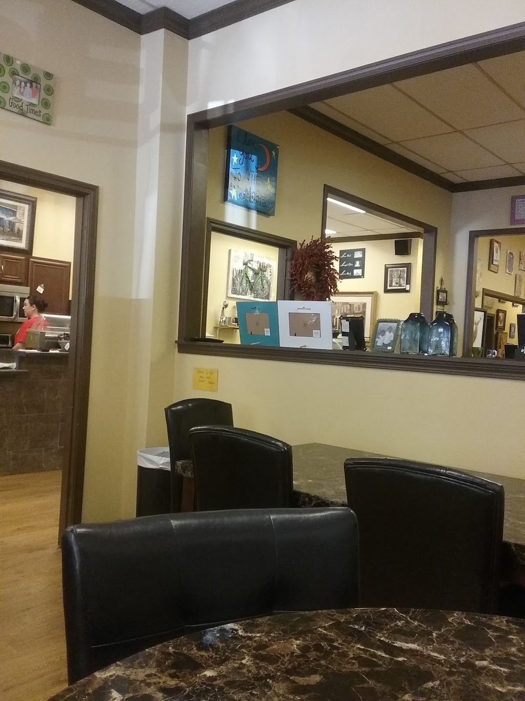 Joes Downtown Market | restaurant | 214 W Court St, Dyersburg, TN 38024, USA | 7312863483 OR +1 731-286-3483