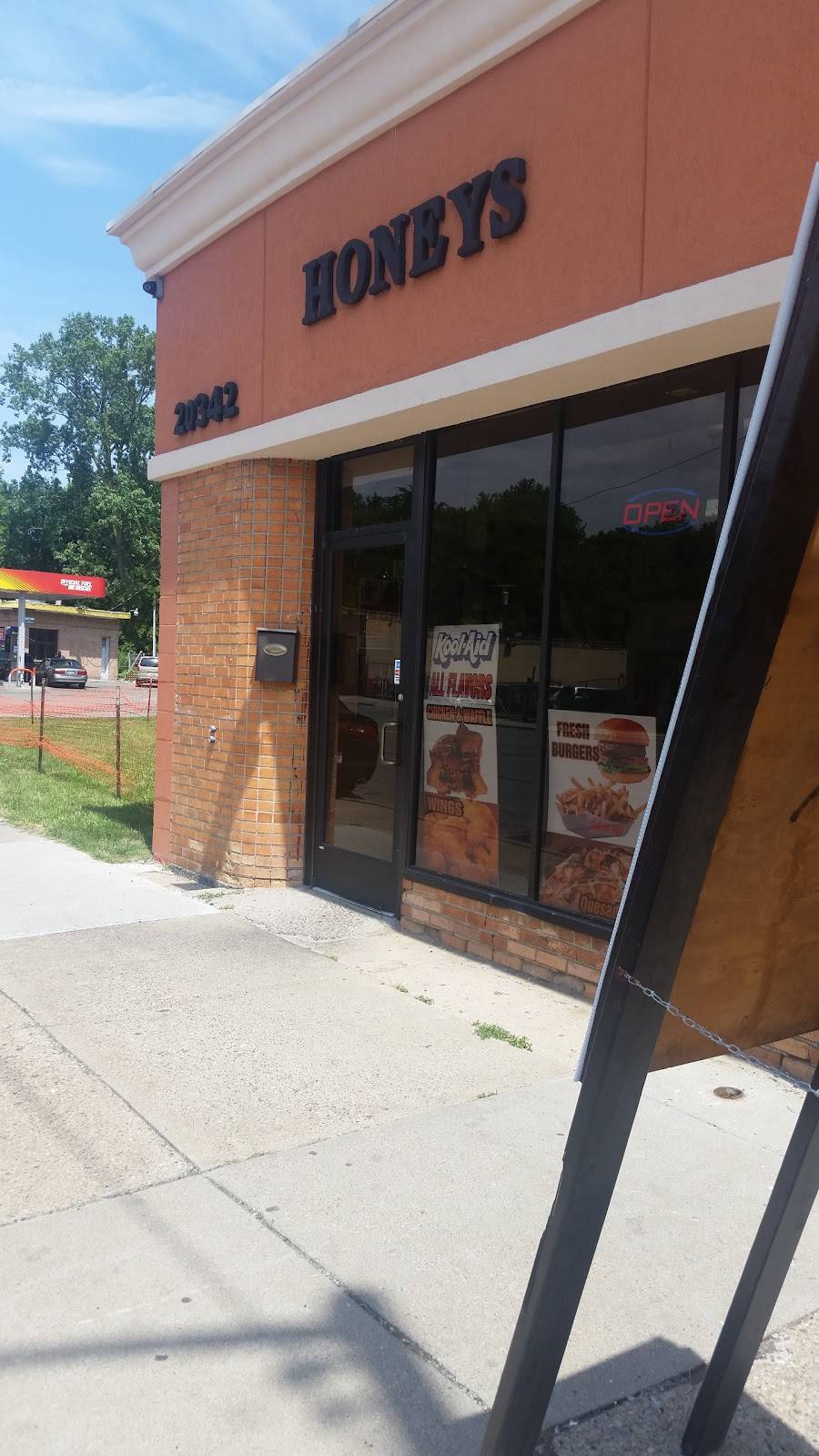 Honeys | restaurant | 20342 Grand River Ave, Detroit, MI 48219, USA | 3133266060 OR +1 313-326-6060