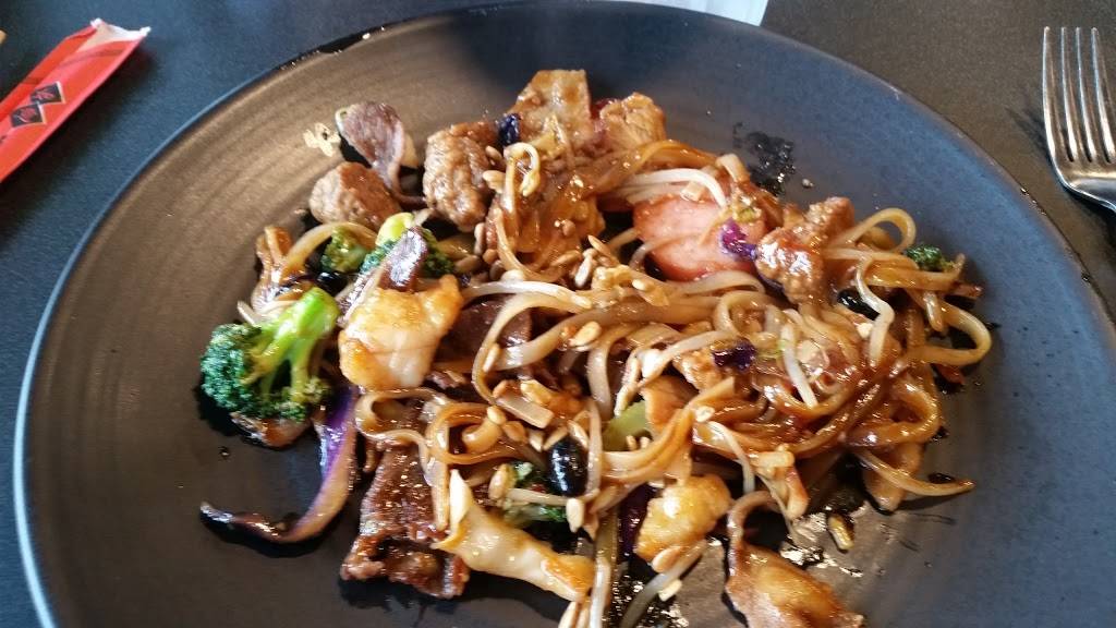 HuHot Mongolian Grill | restaurant | 2431 Milton Ave, Janesville, WI 53545, USA | 6087439501 OR +1 608-743-9501