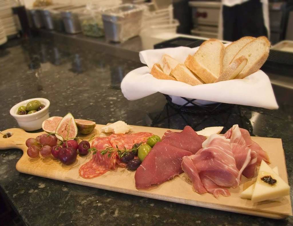 Il Poggiolo Ristorante | restaurant | 8 E 1st St, Hinsdale, IL 60521, USA | 6307349400 OR +1 630-734-9400