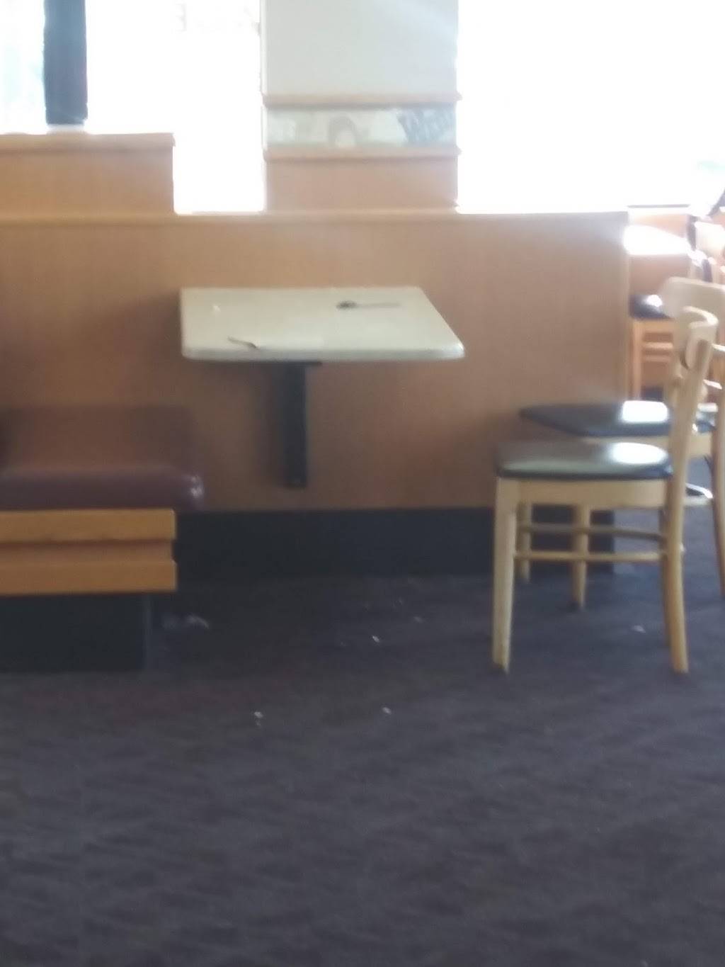 Wendys | restaurant | 1709 Boulevard, Colonial Heights, VA 23834, USA | 8045268685 OR +1 804-526-8685