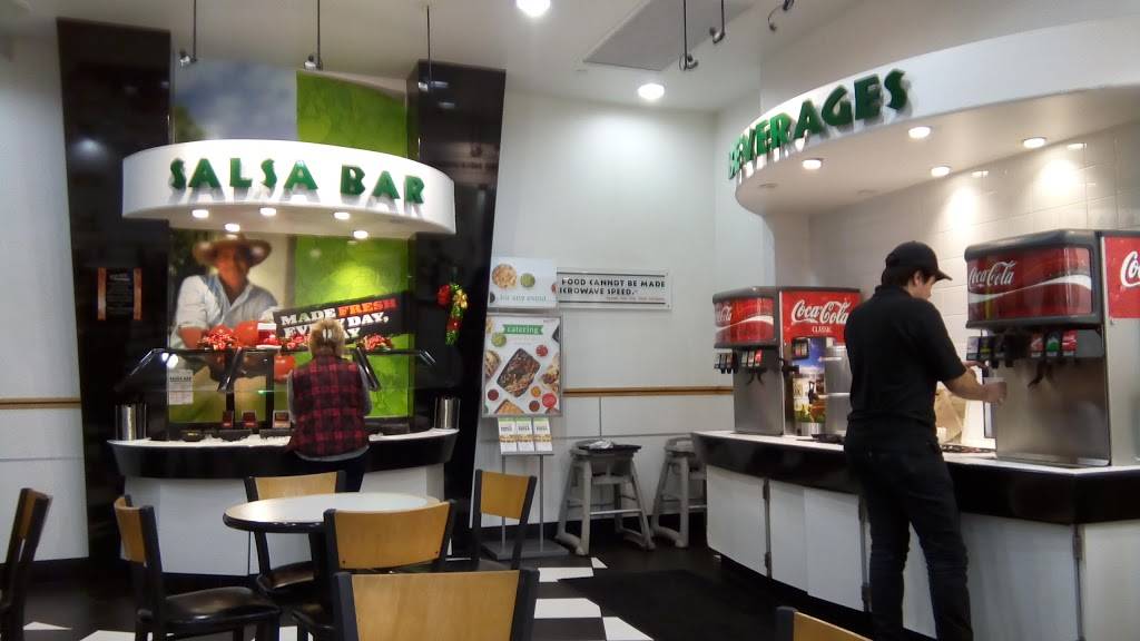Baja Fresh Mexican Grill | restaurant | 27620 Marguerite Pkwy c, Mission Viejo, CA 92692, USA | 9493479033 OR +1 949-347-9033