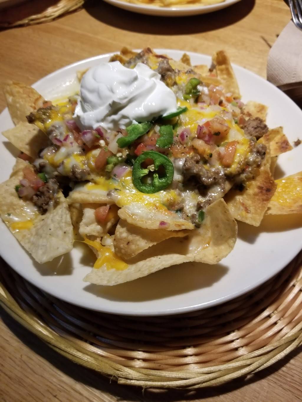 Applebees Grill + Bar | restaurant | 61-48 188th St, Fresh Meadows, NY 11365, USA | 7182641222 OR +1 718-264-1222