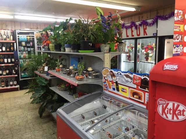 Florist Epicerie Normand | restaurant | 592 Rue Ingrid, Laval, QC H7P 3P7, Canada | 4506252027 OR +1 450-625-2027