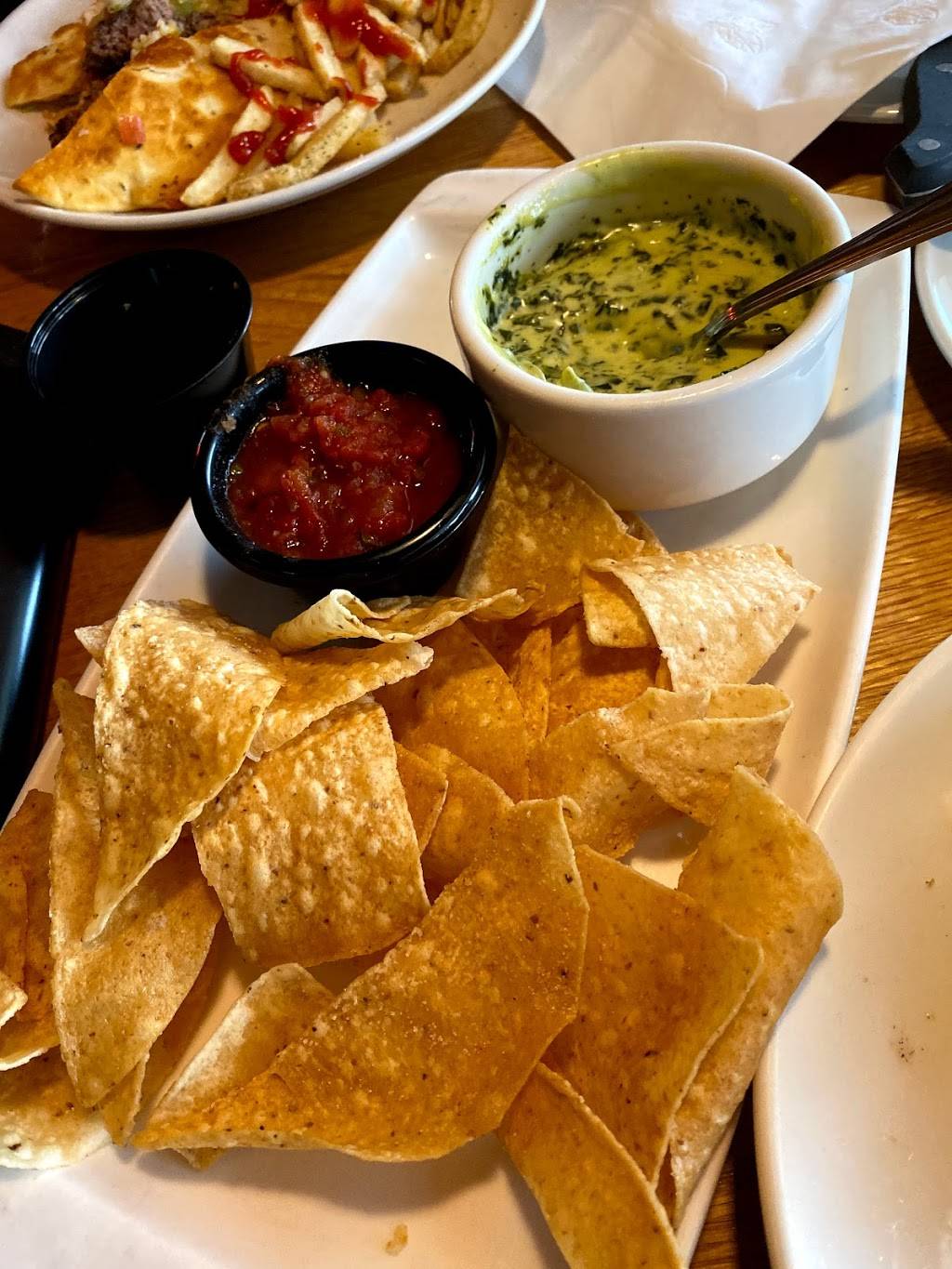 Applebees Grill + Bar | restaurant | Commons, 12242 W 95th St, Lenexa, KS 66215, USA | 9135414004 OR +1 913-541-4004