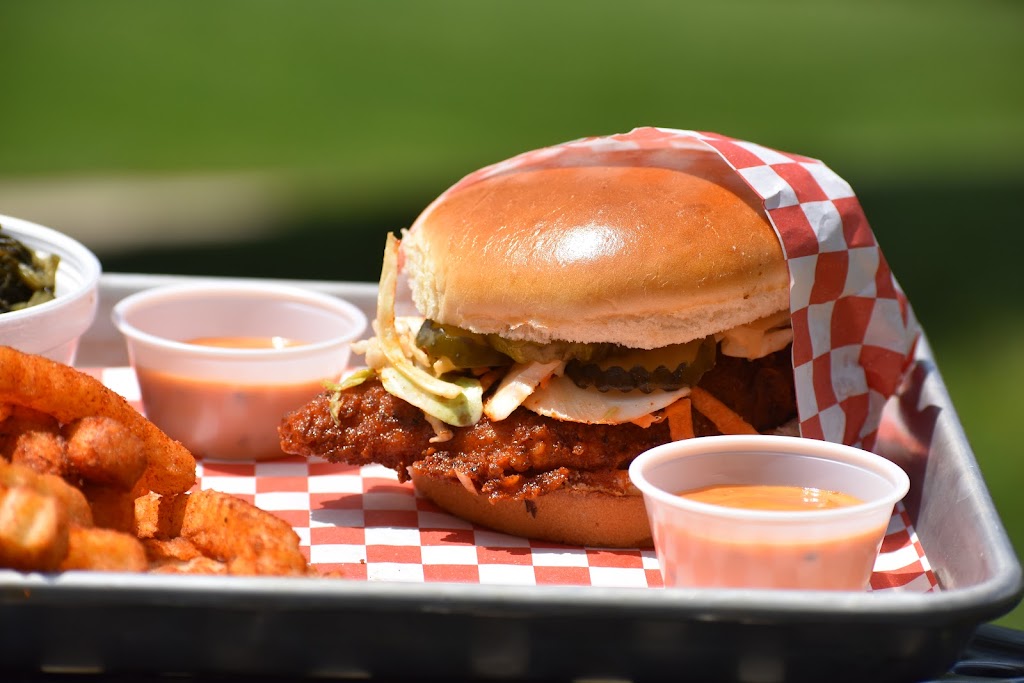 Little Lous Hot Chicken | restaurant | 2626 Coolidge Hwy, Berkley, MI 48072, USA | 2486773300 OR +1 248-677-3300