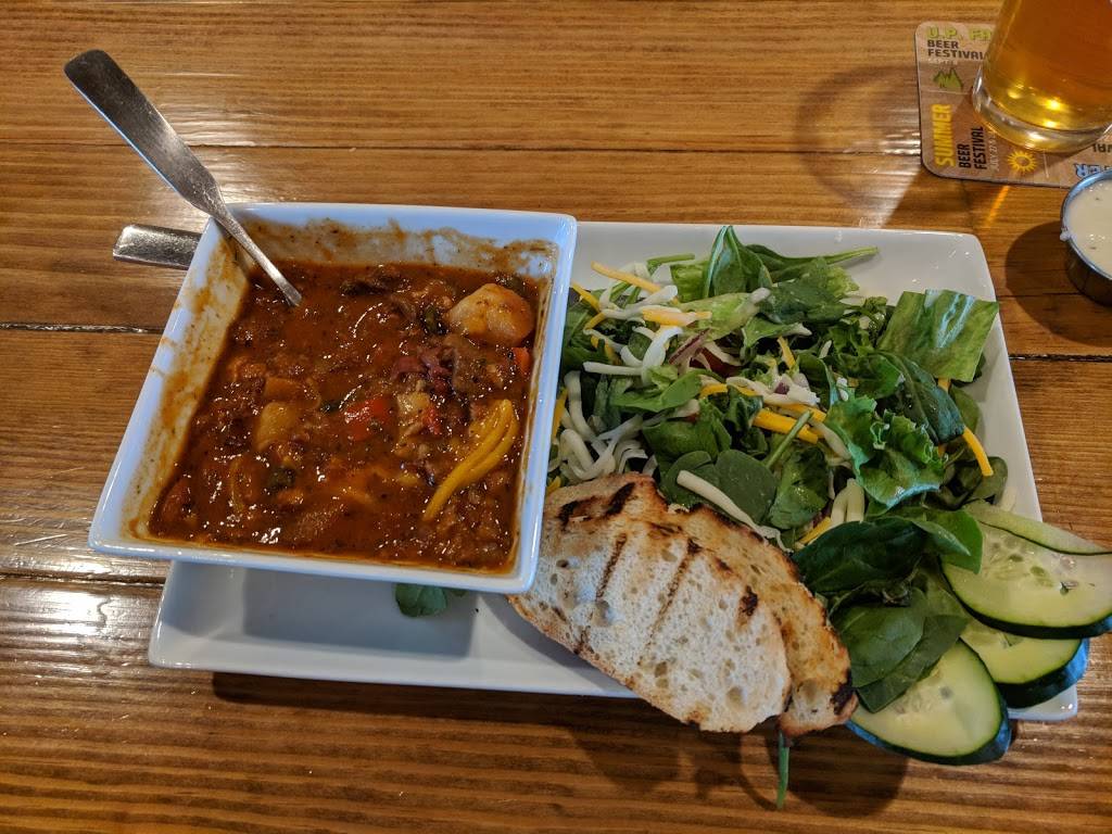 Brew Works of Fremont | restaurant | 5909 S Warner Ave, Fremont, MI 49412, USA | 2313355105 OR +1 231-335-5105