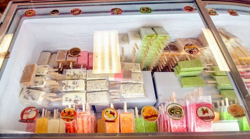 Michoacana Pedir de Boca Berry | restaurant | 3049 South Fwy, Fort Worth, TX 76104, USA | 6822234623 OR +1 682-223-4623