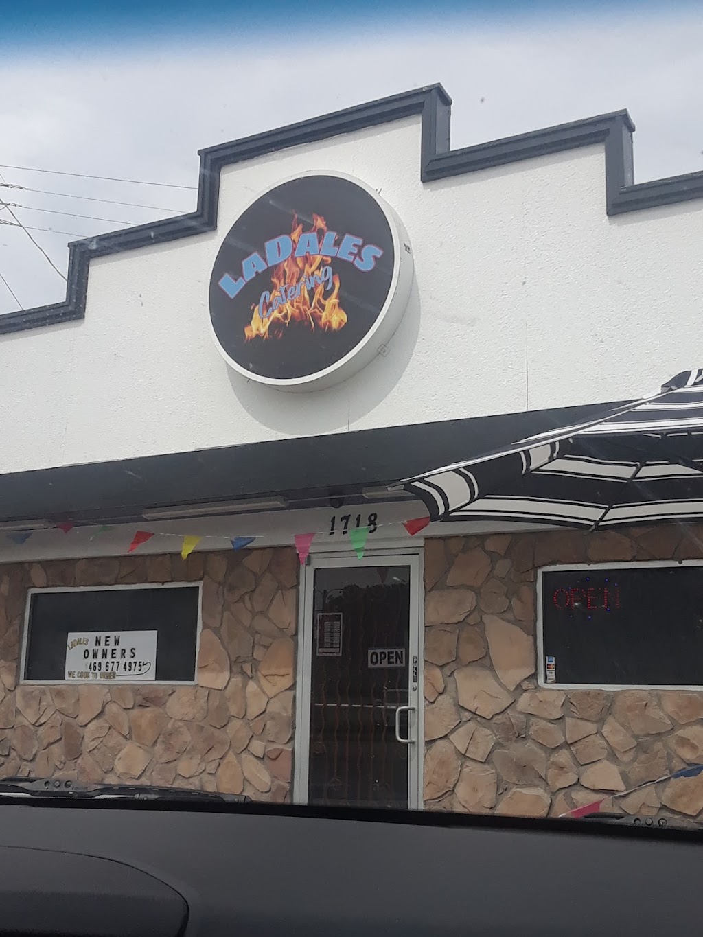 Ladales Catering | restaurant | 1718 S Ewing Ave, Dallas, TX 75216, United States | 4696774975 OR +1 469-677-4975