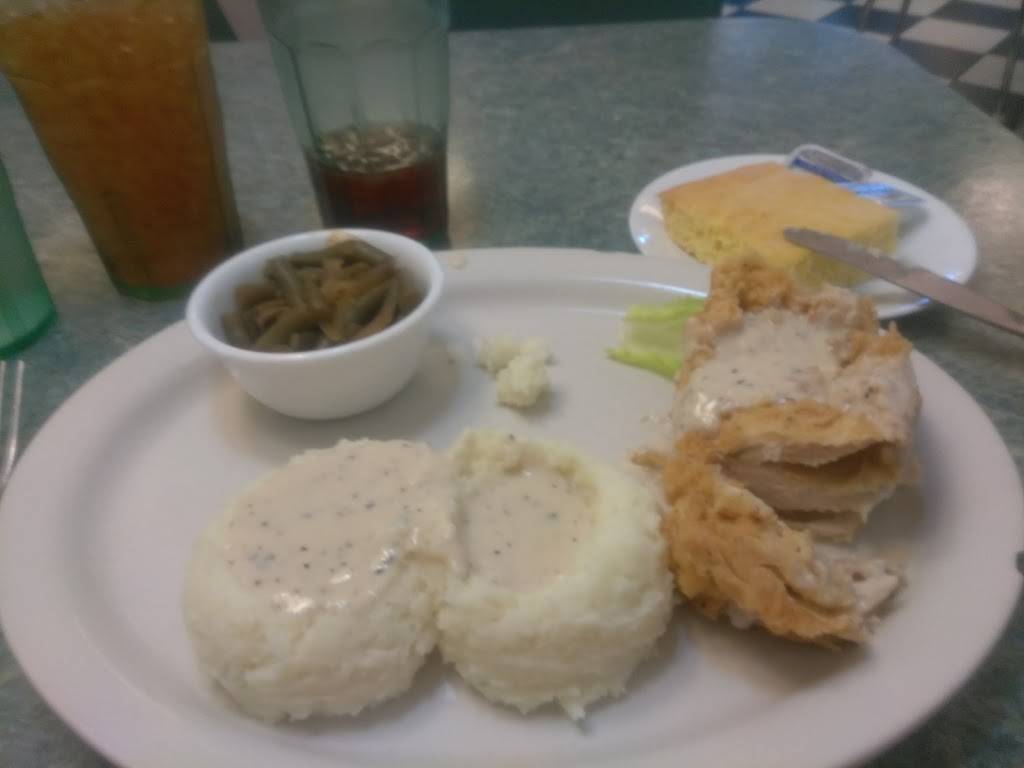 Jax Diner | restaurant | 1850 N Tamiami Trail, North Fort Myers, FL 33903, USA | 2396715879 OR +1 239-671-5879