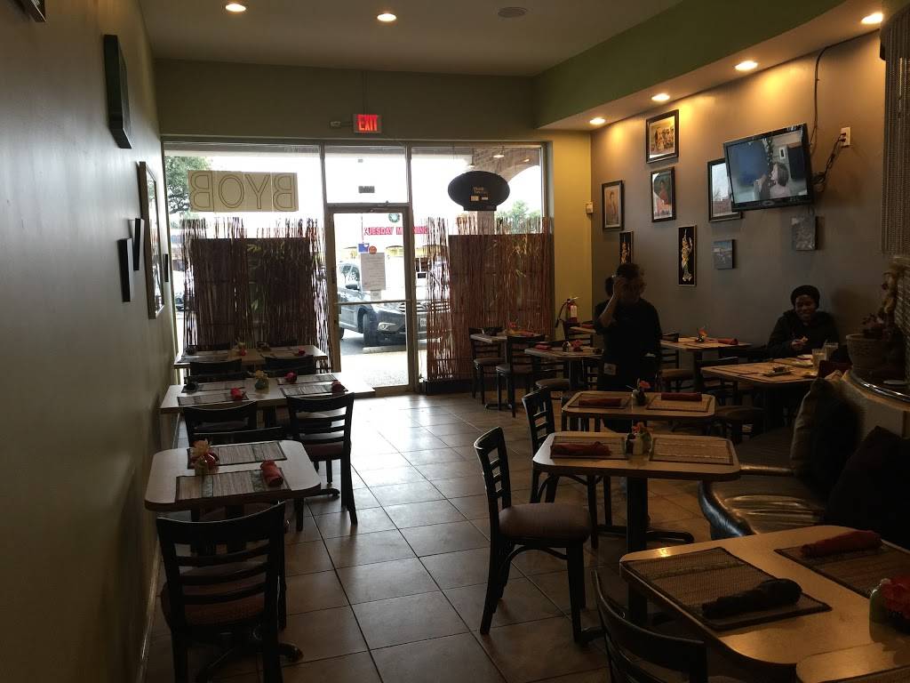 Tippys Thai Cafe | restaurant | 12835 Preston Rd #310, Dallas, TX 75230, USA | 9724582233 OR +1 972-458-2233