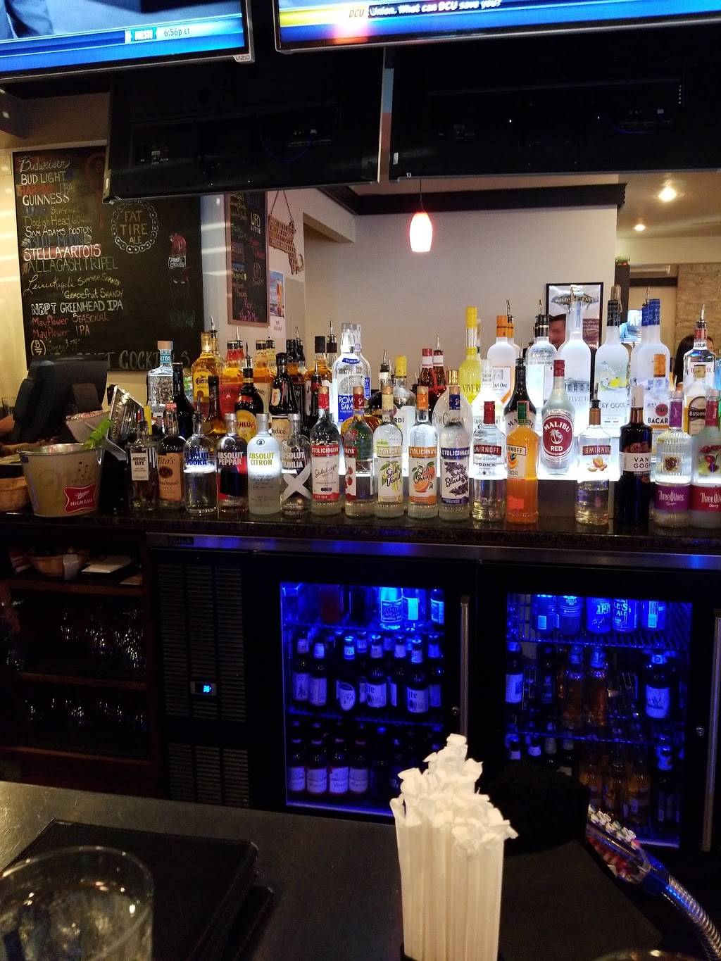 Jamies Grill & Pub | restaurant | 63 Columbian St, Braintree, MA 02184, USA | 7813565544 OR +1 781-356-5544