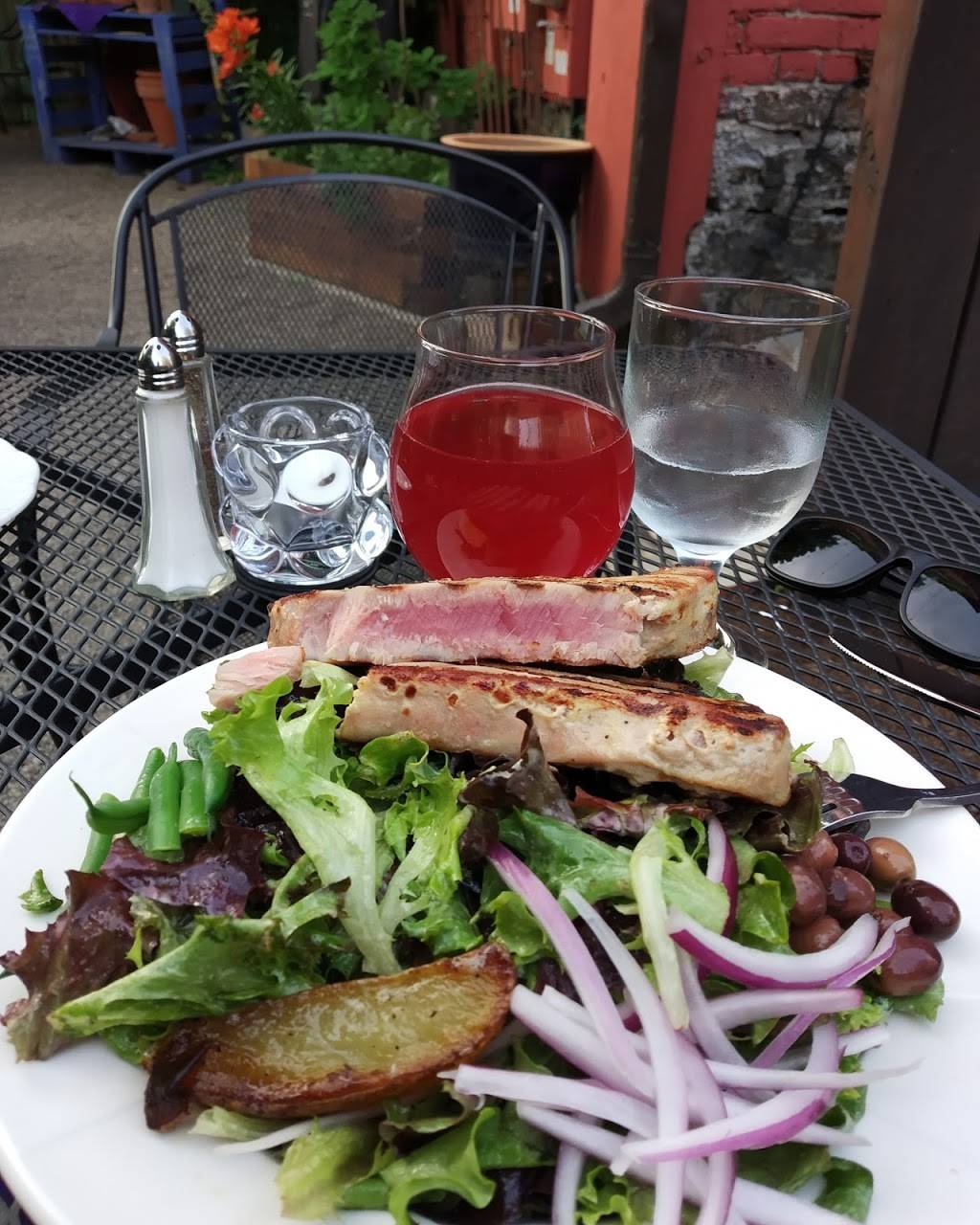 Coco | restaurant | 888 Main St, Buffalo, NY 14202, USA | 7168851885 OR +1 716-885-1885