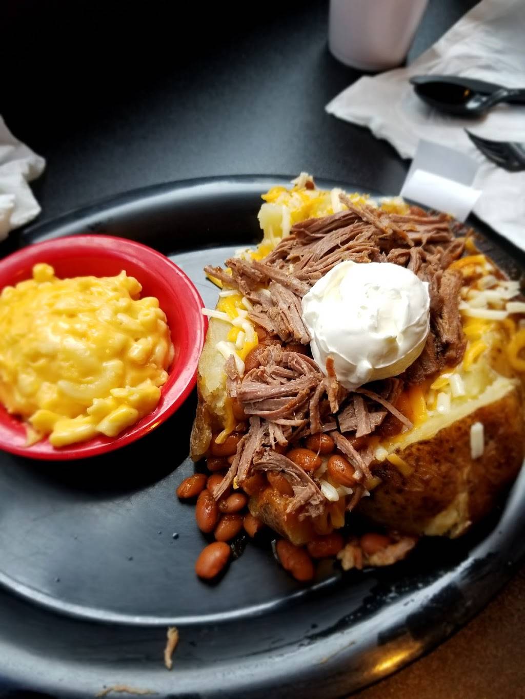 Dicks Bodacious Bar-B-Q | restaurant | 50 N Pennsylvania St, Indianapolis, IN 46204, USA | 3179169600 OR +1 317-916-9600