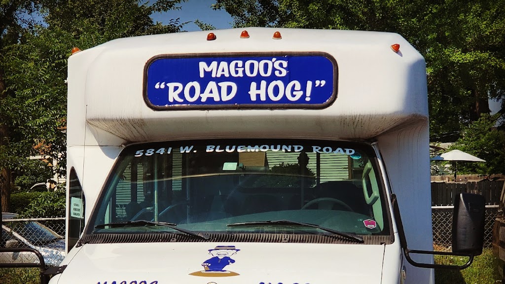 Magoos on the Mound | restaurant | 5841 W Bluemound Rd, Milwaukee, WI 53213, USA | 4148376125 OR +1 414-837-6125