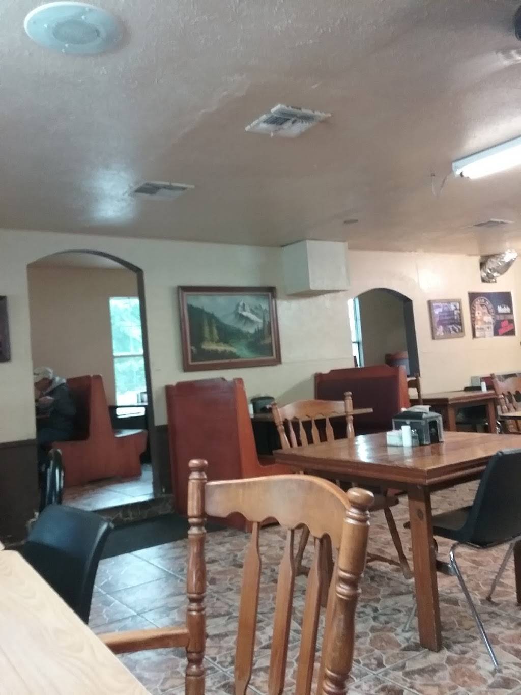 Nopalitos Mexican Restaurant | restaurant | 400 Cummings St, Anahuac, TX 77514, USA | 4092674000 OR +1 409-267-4000