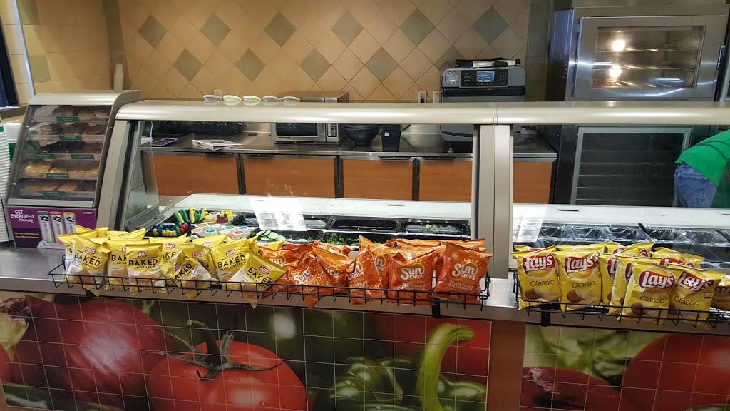 Subway Restaurants | restaurant | 512 W Torrance Blvd, Carson, CA 90745, USA | 3107831594 OR +1 310-783-1594