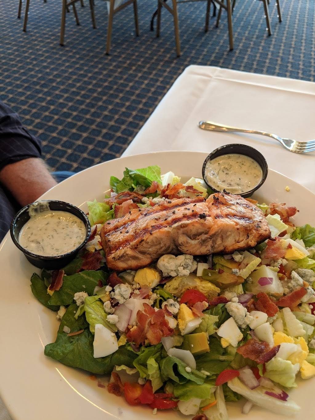 Marina Restaurant at Captains Cove | restaurant | 3323 Dock Ct, Greenbackville, VA 23356, USA | 7578243465 OR +1 757-824-3465