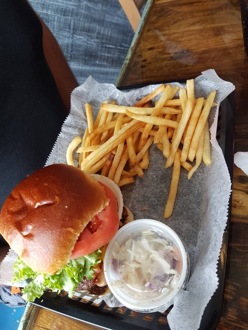 Jazzys Mainely Lobster-Seafood | restaurant | 210 N Orlando Ave, Cocoa Beach, FL 32931, USA | 3216133993 OR +1 321-613-3993