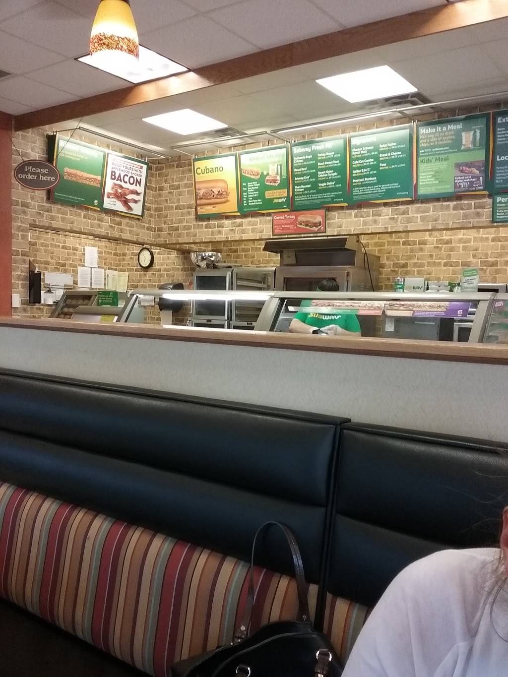 Subway | meal takeaway | 521 Black Forest Rd, Hull, IA 51239, USA | 7124396500 OR +1 712-439-6500