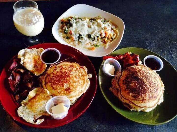 Joe Vinny & Bronsons Bohemian Cafe | cafe | 824 N Piedras St, El Paso, TX 79930, USA | 9158010475 OR +1 915-801-0475