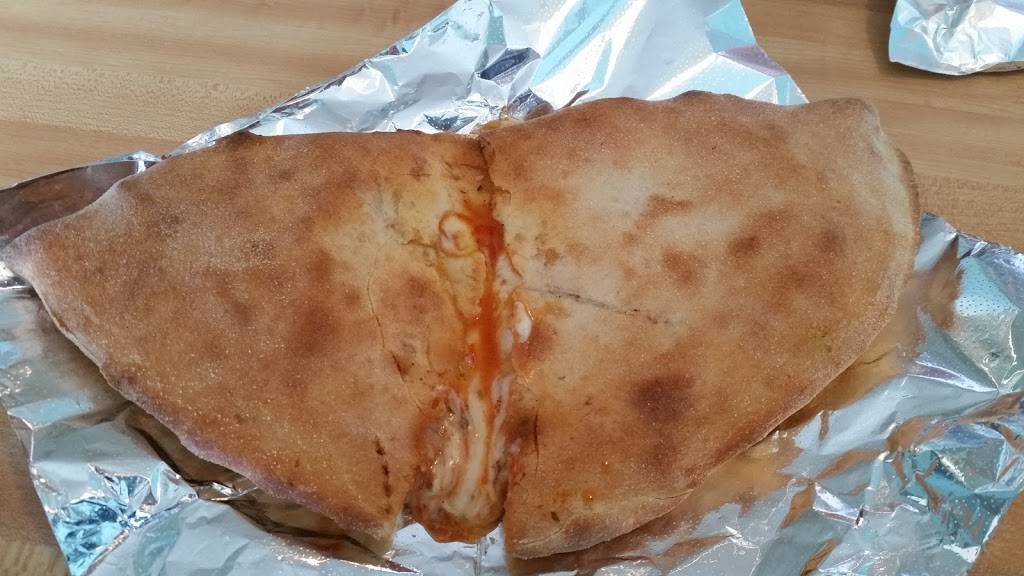 Primos Pizzeria | restaurant | 103 Russell St, Hadley, MA 01035, USA | 4135850950 OR +1 413-585-0950