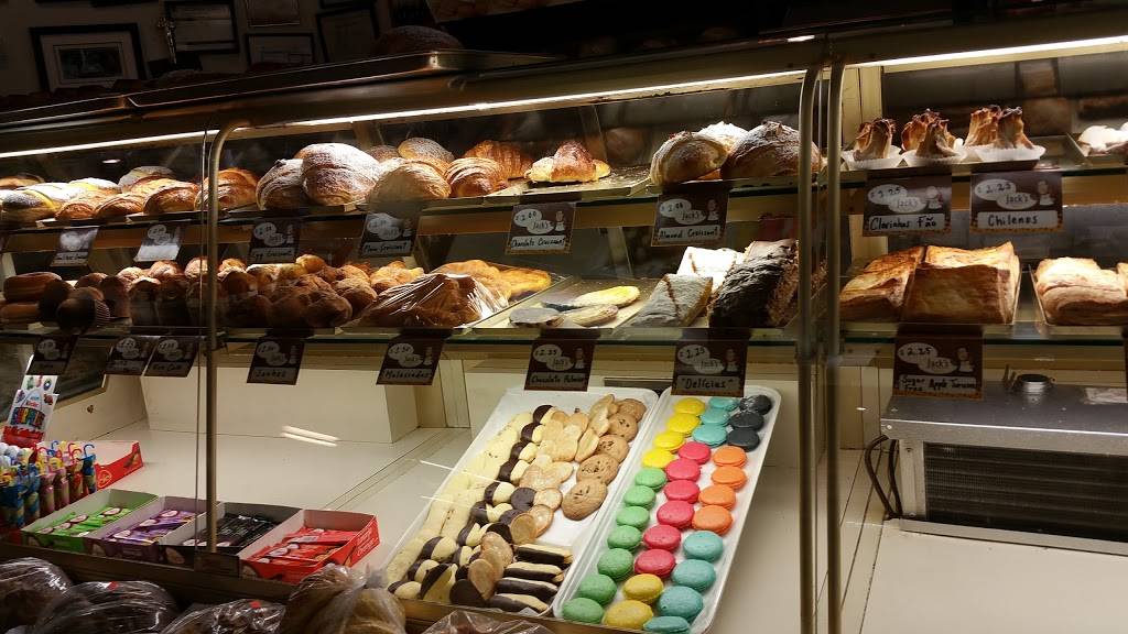 Jacks | restaurant | 352 Oakwood Ave, York, ON M6E 2W1, Canada | 4166511780 OR +1 416-651-1780