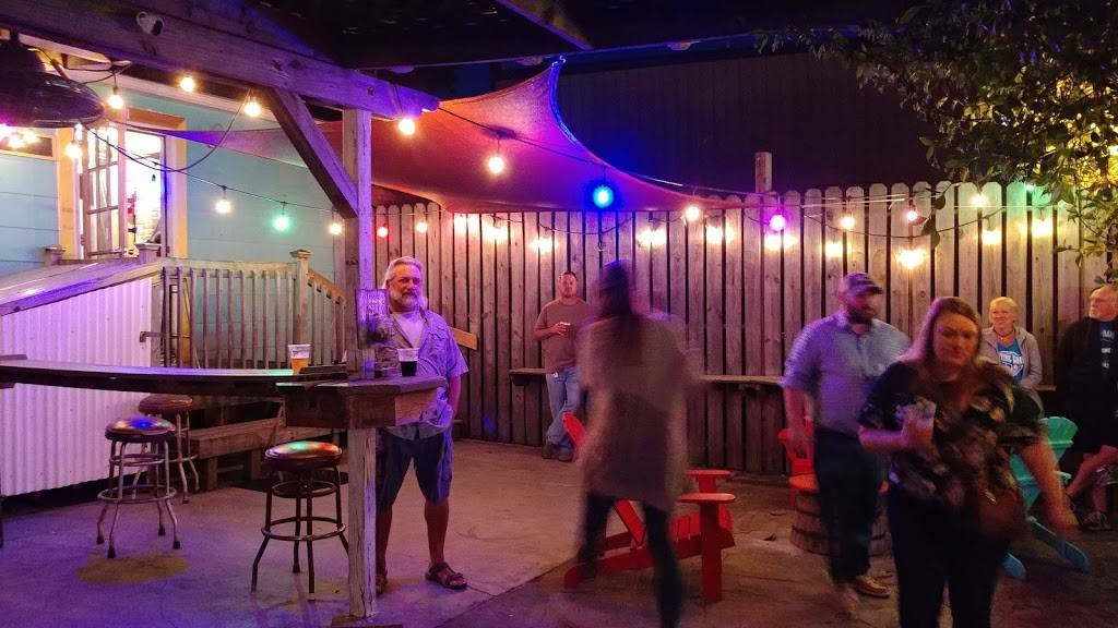 Treehouse Beer Company | restaurant | 911 Cedar Point Blvd, Cedar Point, NC 28584, USA | 2523547911 OR +1 252-354-7911