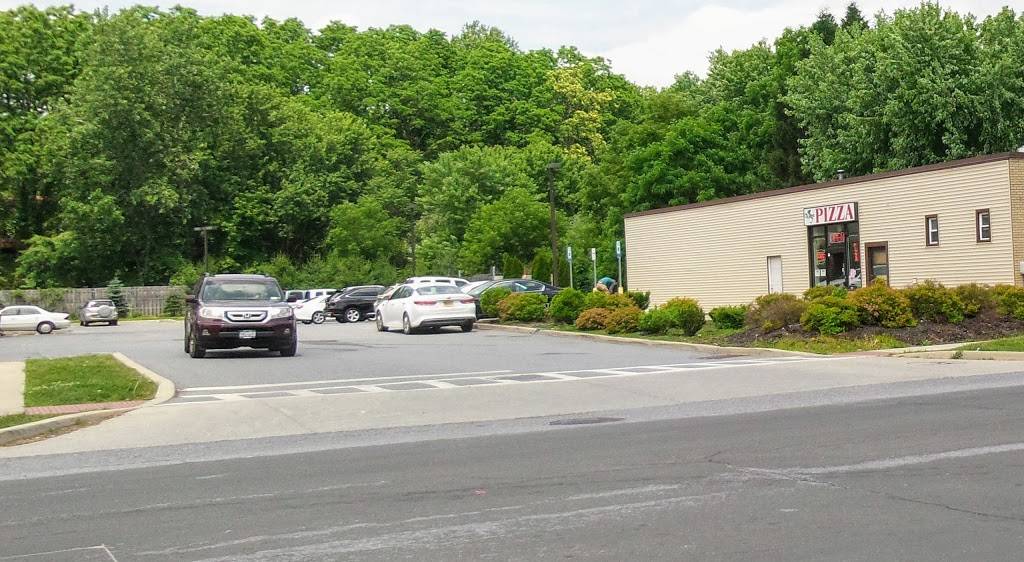 Vera Pizzeria | restaurant | 827 Dutchess Turnpike, Poughkeepsie, NY 12603, USA | 8454711175 OR +1 845-471-1175