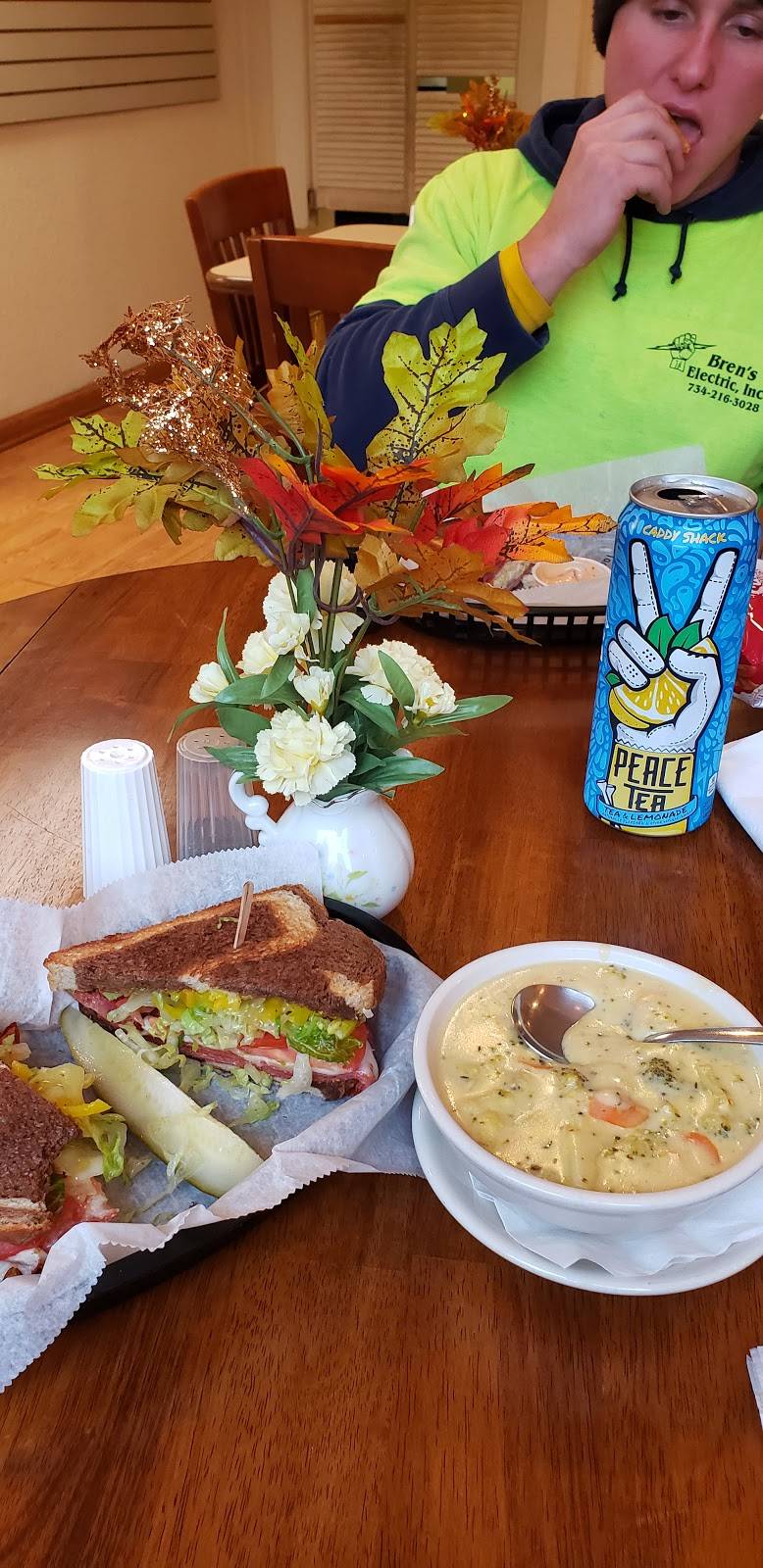 Joys Monroe | restaurant | 1125 W Front St, Monroe, MI 48161, USA | 7346825051 OR +1 734-682-5051