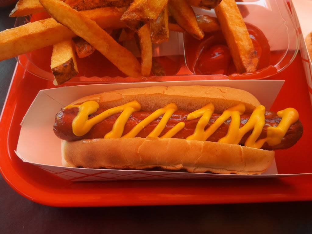 Dog Daze Cafe | meal takeaway | 713 Danbury Rd, Wilton, CT 06897, USA | 8456998848 OR +1 845-699-8848