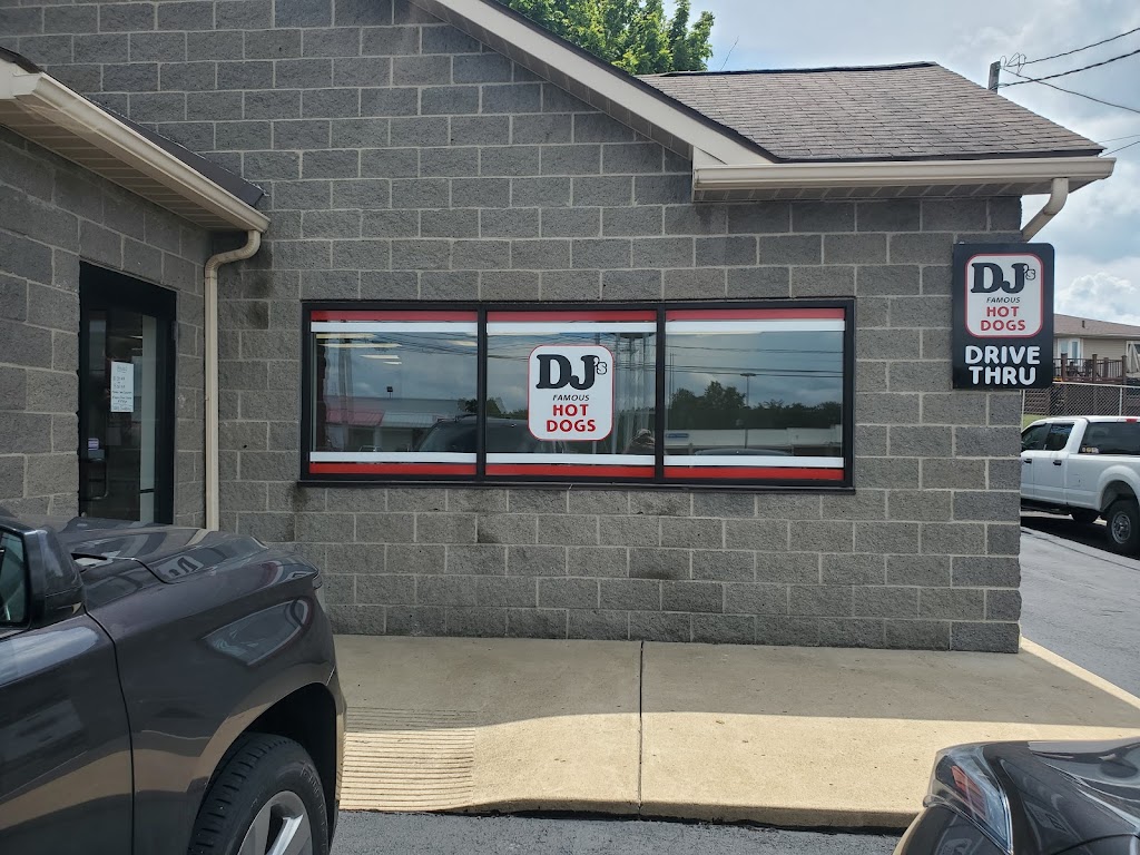DJ’s Famous Hot Dogs | restaurant | 745 McCartney Rd, Youngstown, OH 44505, USA | 2342288060 OR +1 234-228-8060