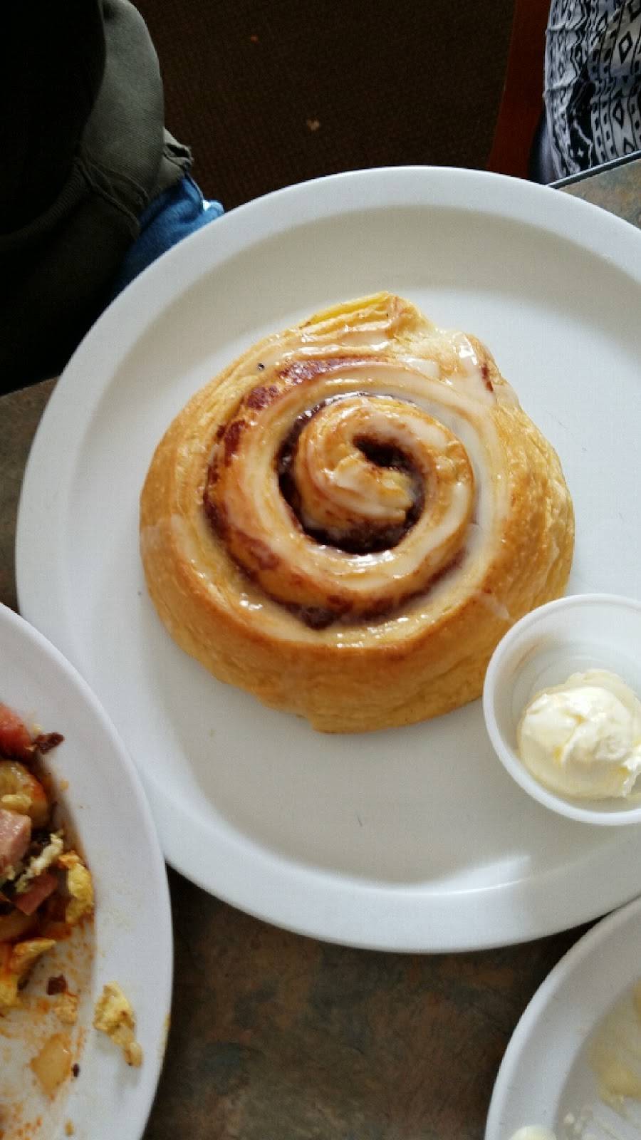 Thelmas Family Restaurant | restaurant | 337 W Big Bear Blvd, Big Bear, CA 92314, USA | 9095857005 OR +1 909-585-7005