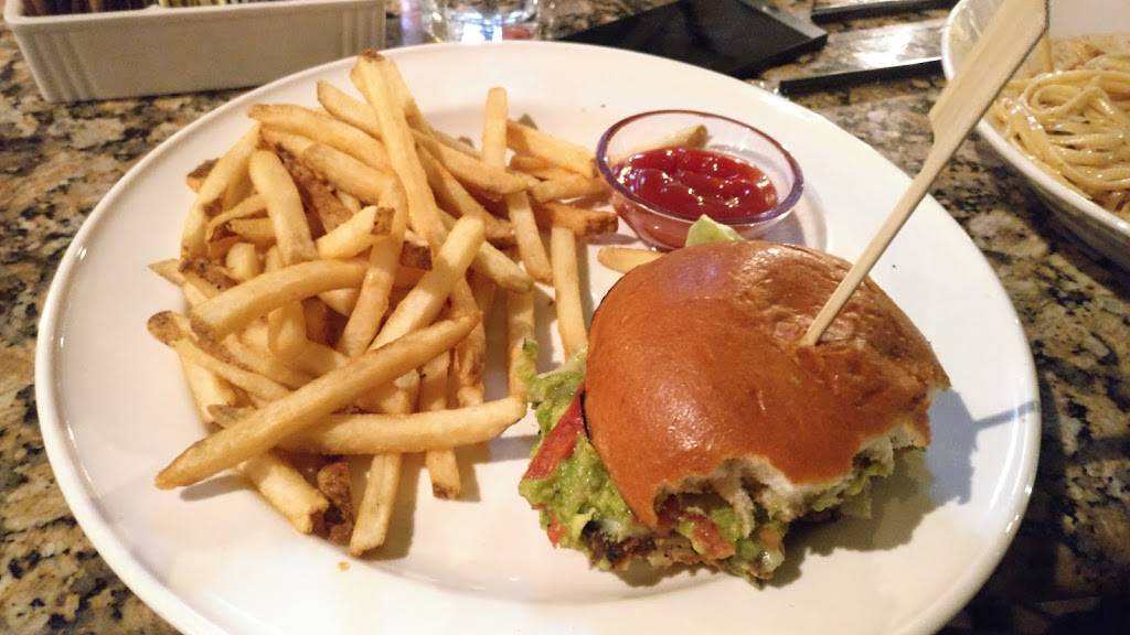 Bahama Breeze | meal takeaway | 19600 Haggerty Rd, Livonia, MI 48152, USA | 7345420891 OR +1 734-542-0891