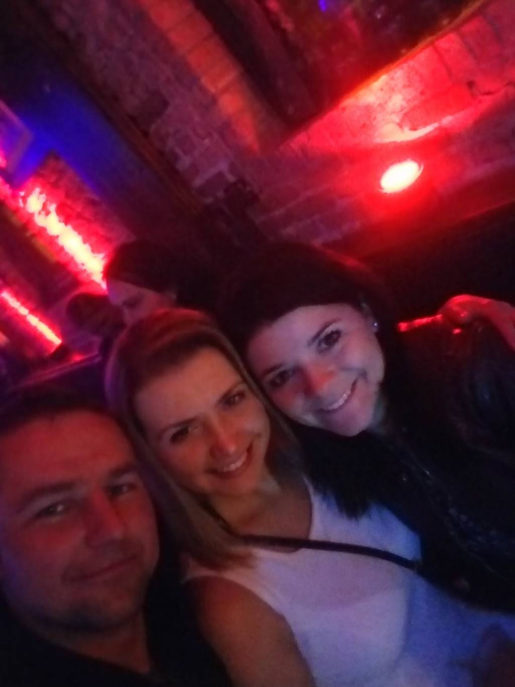 Retro Cafe and Restaurant | restaurant | 3246 N Central Ave, Chicago, IL 60634, USA | 7737777715 OR +1 773-777-7715