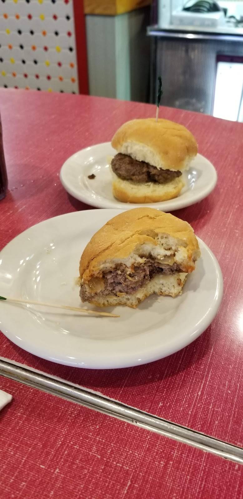 Sparkys Diner | restaurant | 1462 W South Airport Rd, Traverse City, MI 49686, USA | 2319338005 OR +1 231-933-8005