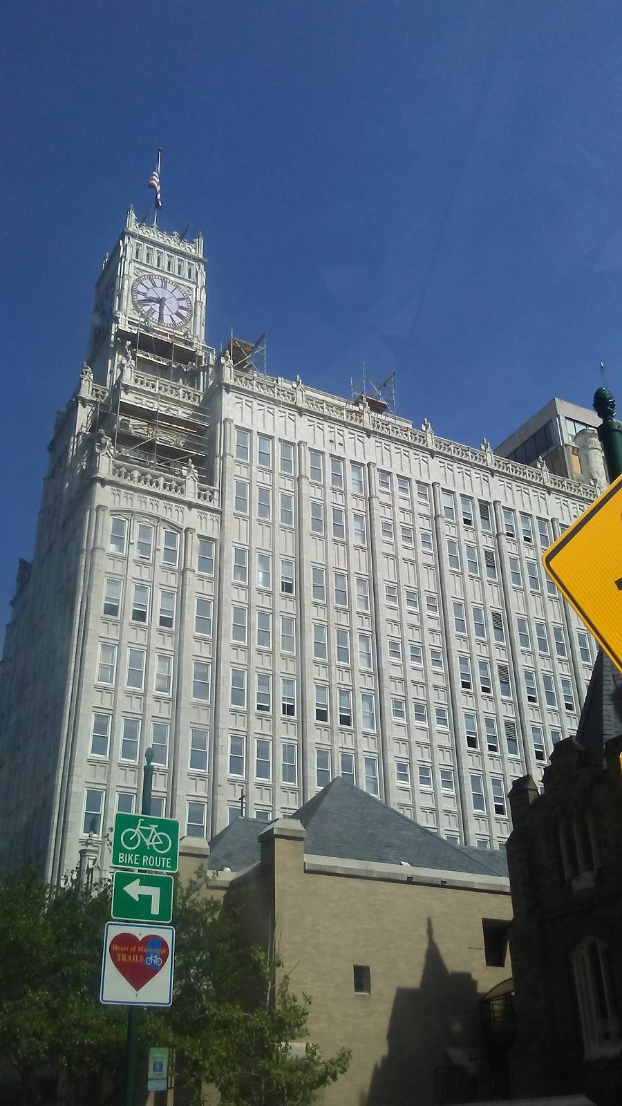 Taste of the Island | restaurant | 436 E Capitol St, Jackson, MS 39201, USA | 6013605900 OR +1 601-360-5900