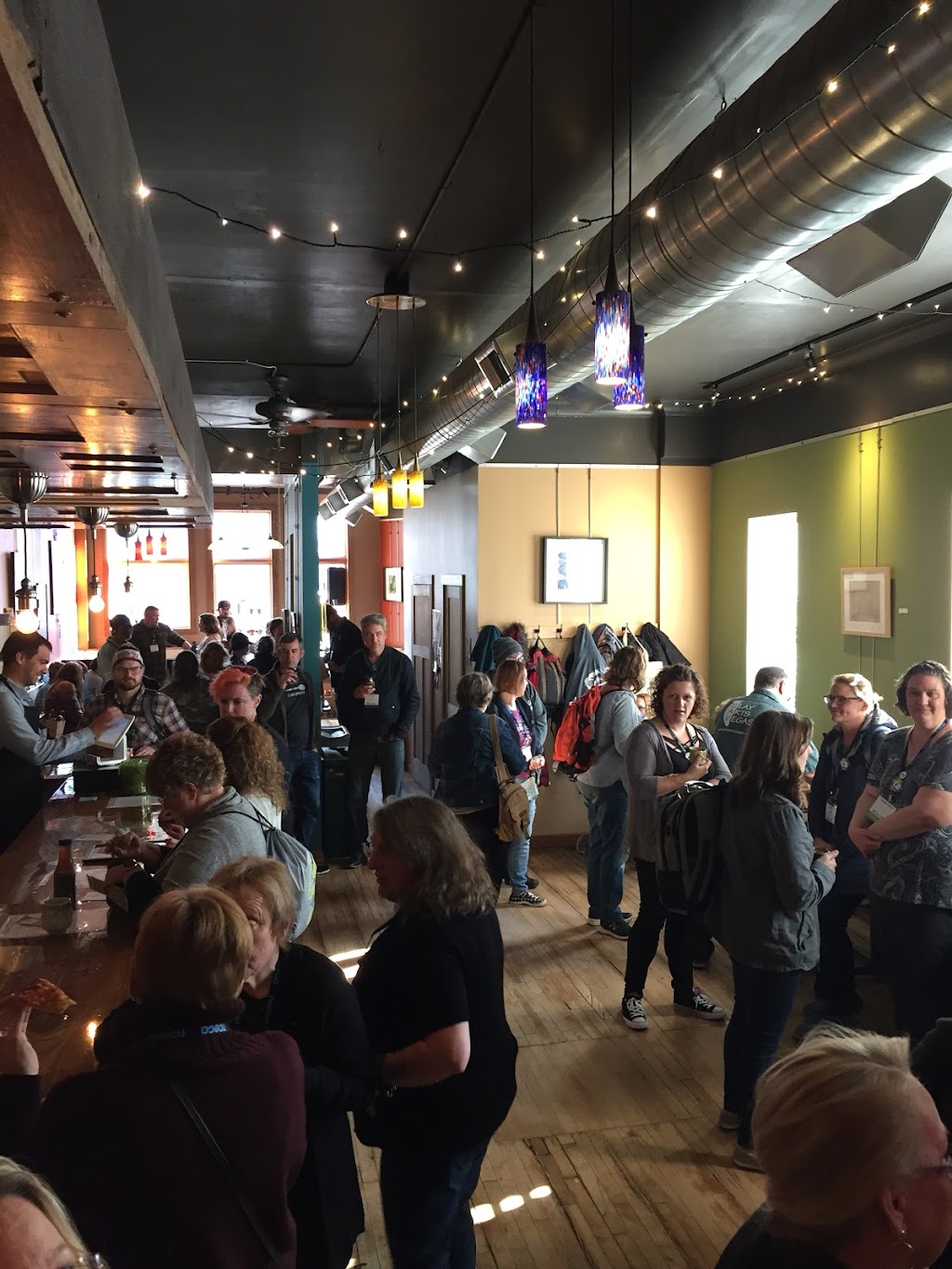 Urban Forage Winery and Cider House | cafe | 3016 E Lake St, Minneapolis, MN 55406, USA | 6125844398 OR +1 612-584-4398