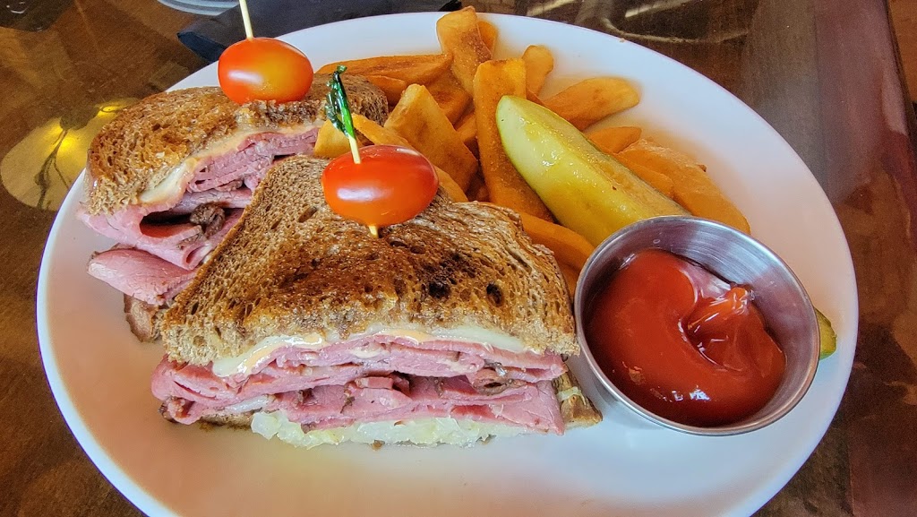 Fargos Steakhouse | restaurant | 620 AZ-260, Payson, AZ 85541, USA | 9284747455 OR +1 928-474-7455