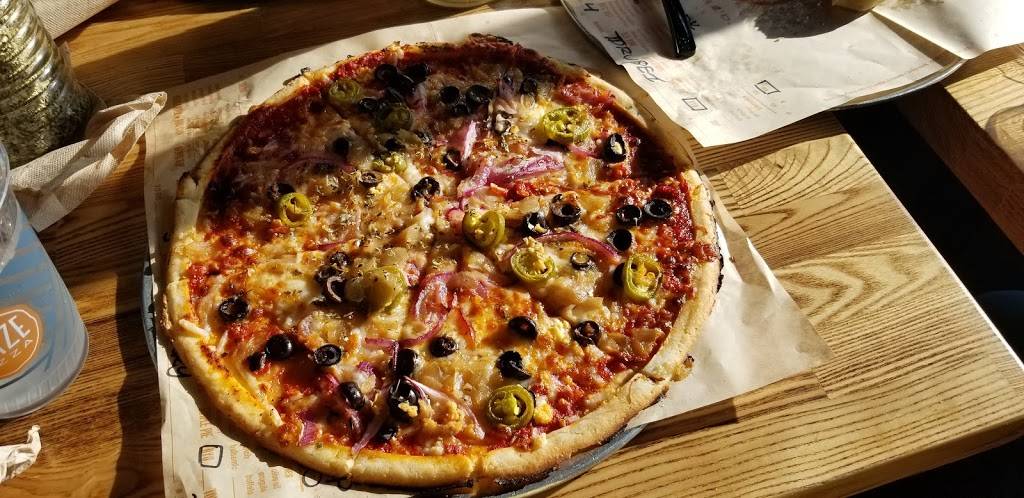 Blaze Pizza | meal takeaway | 13317 Shelbyville Rd, Louisville, KY 40223, USA | 5024969209 OR +1 502-496-9209