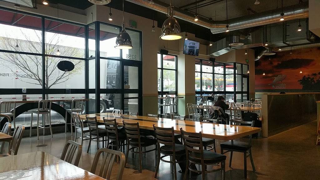 Smokin Fire Fish | restaurant | 3258 NE Broadway St, Portland, OR 97232, USA | 5032658200 OR +1 503-265-8200