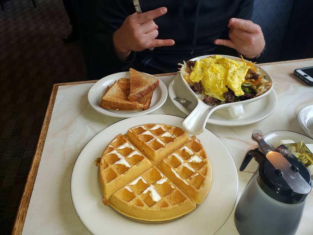 Lake Mills Family Restaurant | restaurant | 962 Mulberry St, Lake Mills, WI 53551, USA | 9206485414 OR +1 920-648-5414