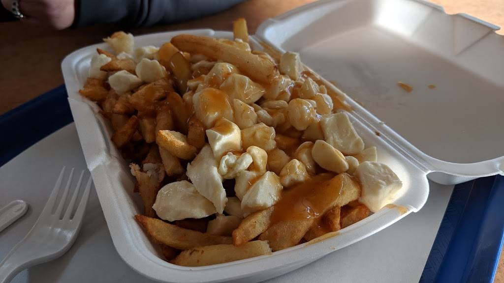 Ti-Will Patates | restaurant | 1151 Rue Philippe-Chartrand, Terrebonne, QC J7M 2B1, Canada | 4509680424 OR +1 450-968-0424